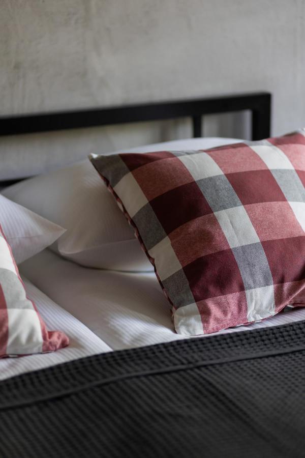 Stylish & Trendy 1 Bedroom Apartment Wola With Parking By Renters วอร์ซอ ภายนอก รูปภาพ