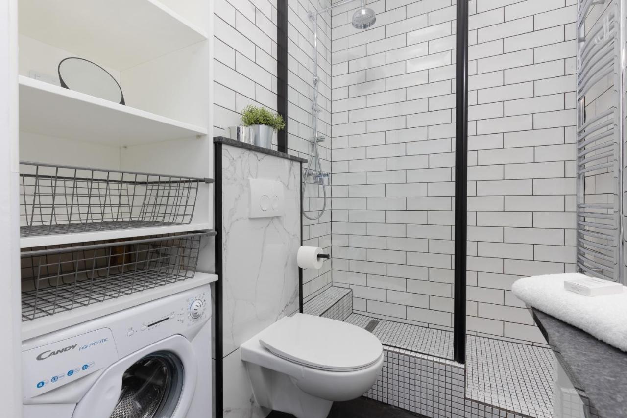 Stylish & Trendy 1 Bedroom Apartment Wola With Parking By Renters วอร์ซอ ภายนอก รูปภาพ